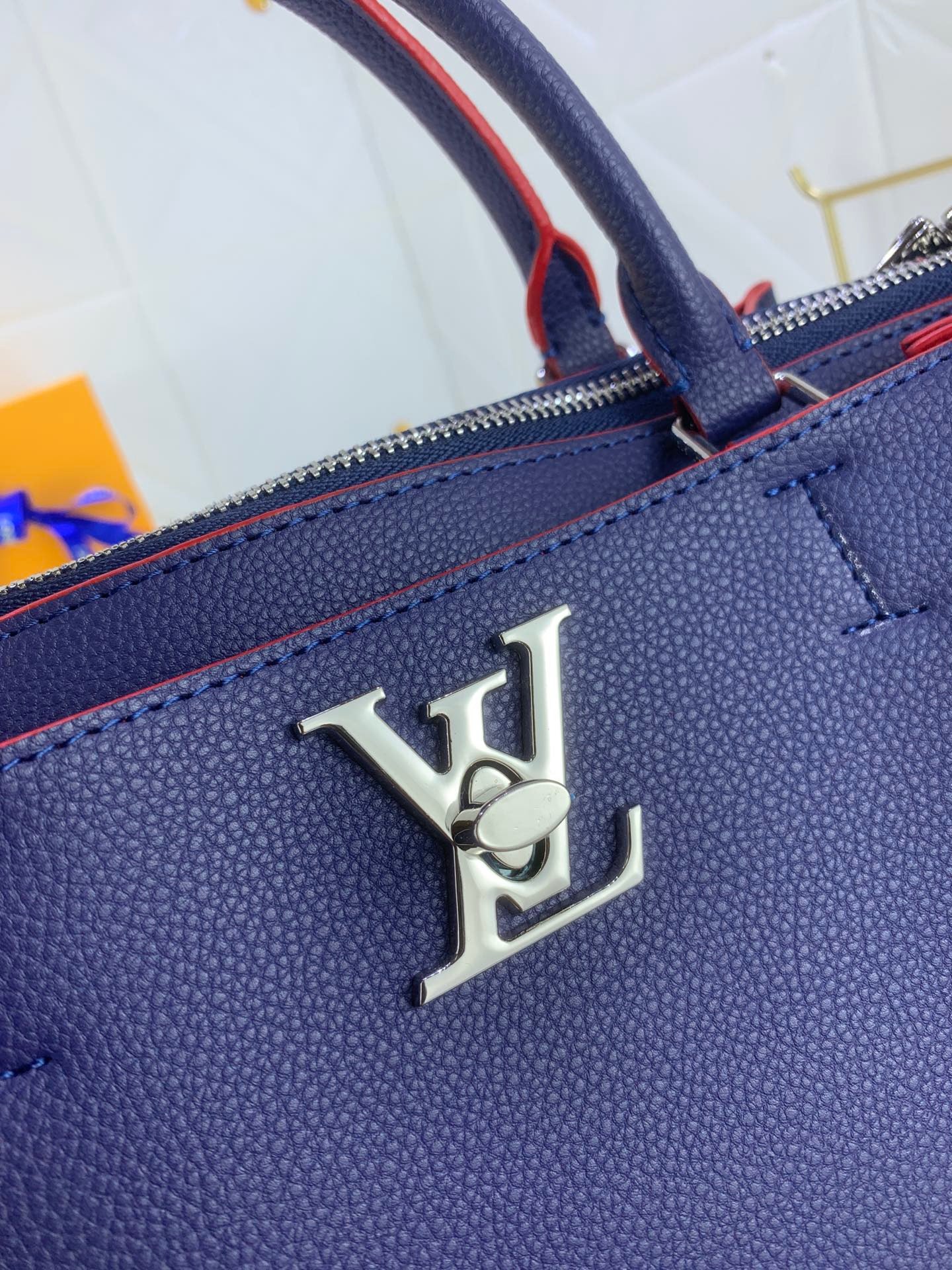 BOLSO MEDIUM LV