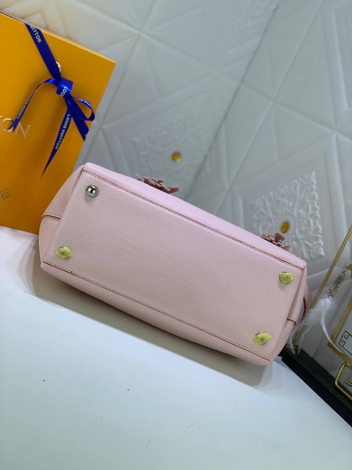BOLSO MEDIUM LV